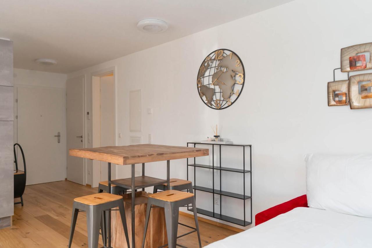 Luxurious Apartment With Big Balcony Near City Center 维也纳 外观 照片